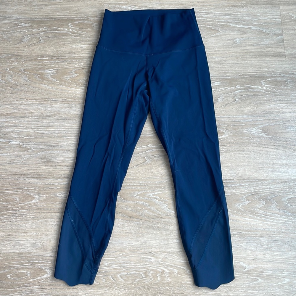 Lululemon Wunder Under Scalloped Hem High-Rise Crop 23" 
Full-On Luxtreme